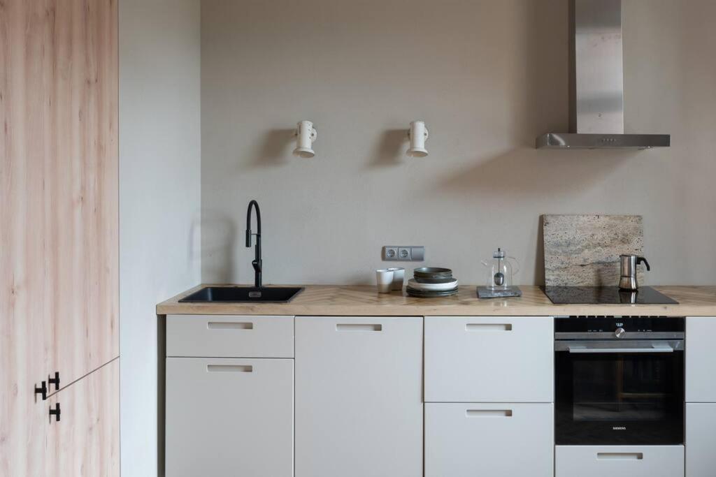 Authentic 1 Bd Old Town Apartment By Hostlovers Kaunas Esterno foto