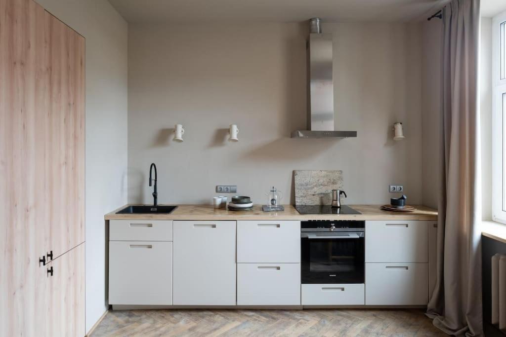 Authentic 1 Bd Old Town Apartment By Hostlovers Kaunas Esterno foto
