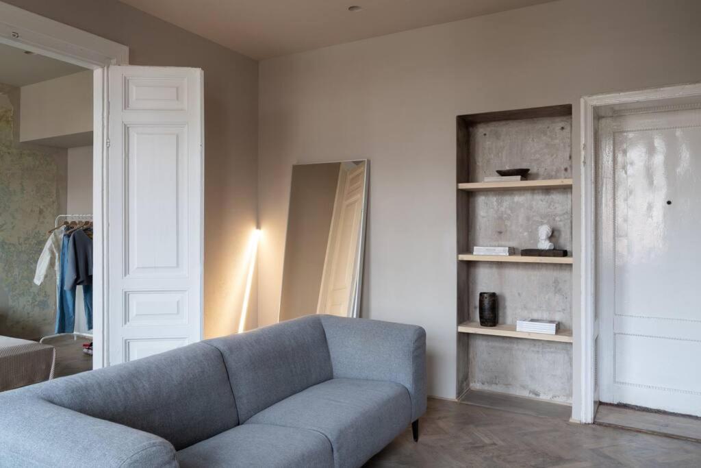 Authentic 1 Bd Old Town Apartment By Hostlovers Kaunas Esterno foto