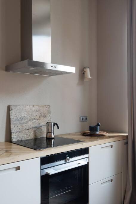 Authentic 1 Bd Old Town Apartment By Hostlovers Kaunas Esterno foto