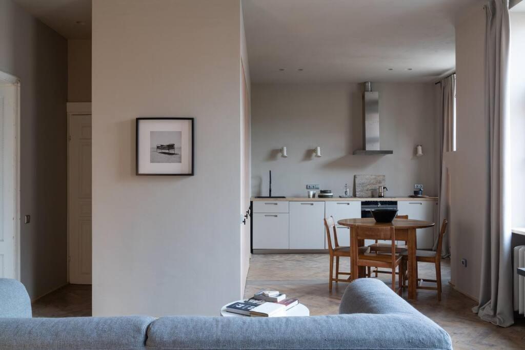 Authentic 1 Bd Old Town Apartment By Hostlovers Kaunas Esterno foto